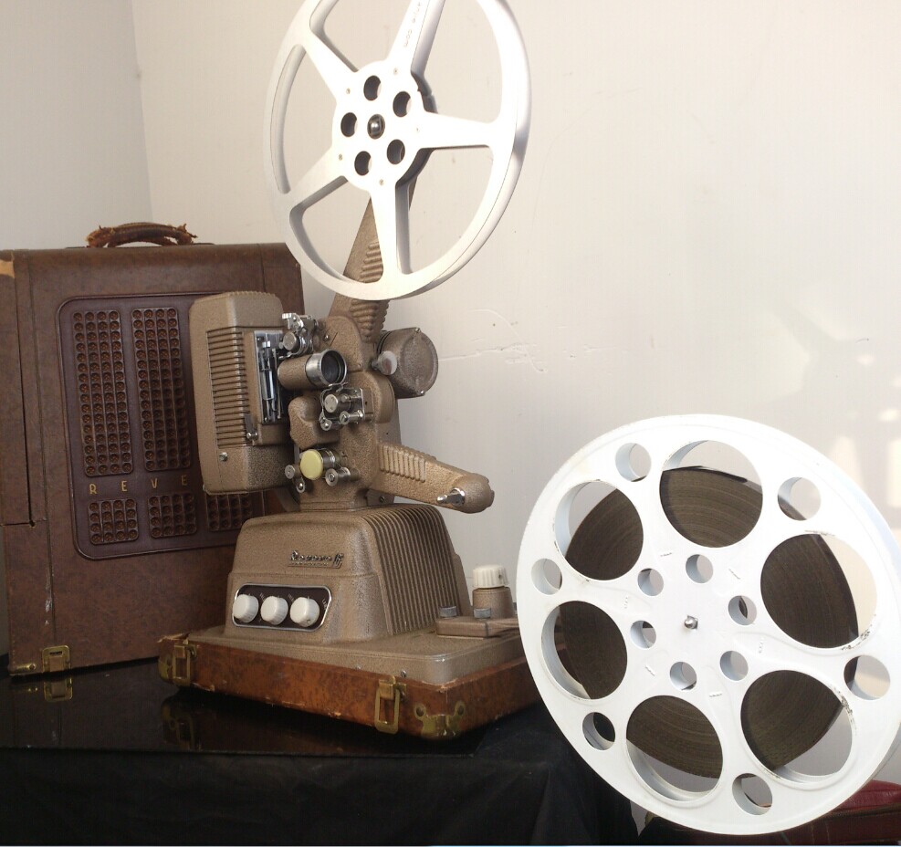 American REVERE sound 16mm tube projector projector is almost brand new Warranty for 1 year