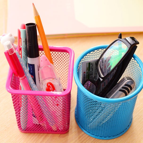 Creative hollowed-out desktop stationery containing pen holder office ballpoint pen holder pencil cylinder round metal mesh-shaped containing basket