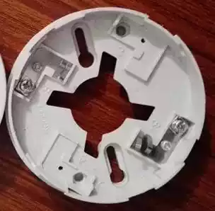 Yiai smoke base