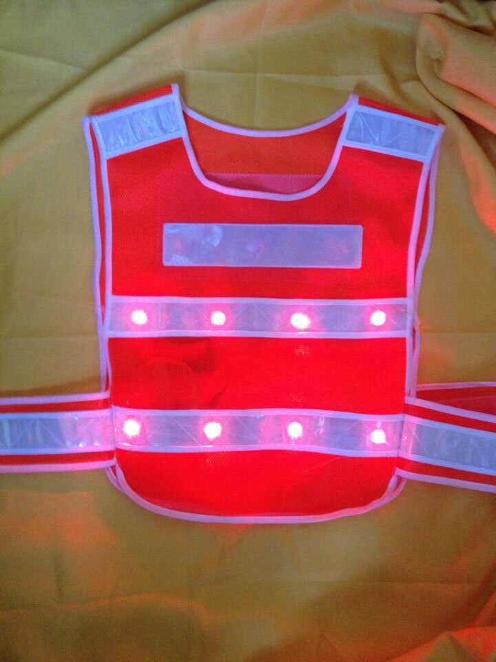Led reflective waistcoat Vest Safety Suit Locomotive Reflective Vest Inletable Limited-time Seconds Kill