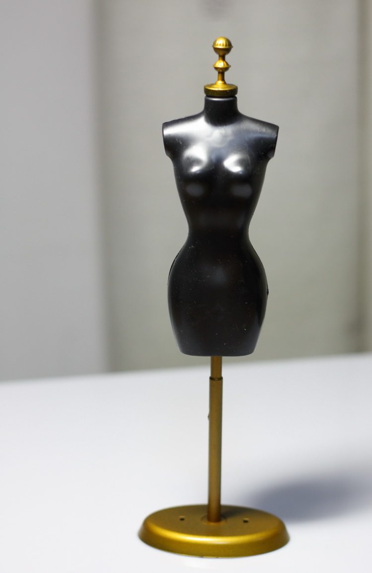 Three Tours Cool Play 1: 6 Little Bing Bing Man BJD Peach 6 Sub Woman Eva With Hanger Half Body Clothes Hanger Spot