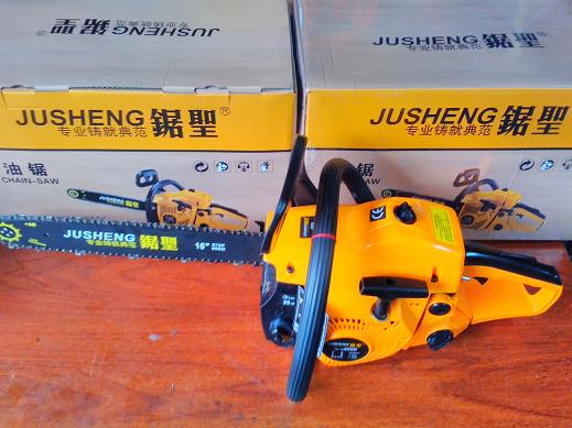Yusen saw San 4200 chain saw small size and light weight suitable for felling bamboo and 40 cm wood