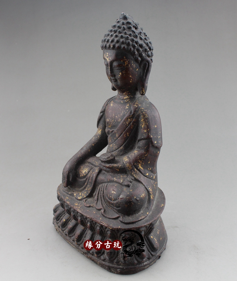 Antique antique Buddha statue Iron Buddha Iron Bodhisattva statue old iron Buddha statue wrapped ancient hollow Tathagataka Buddha
