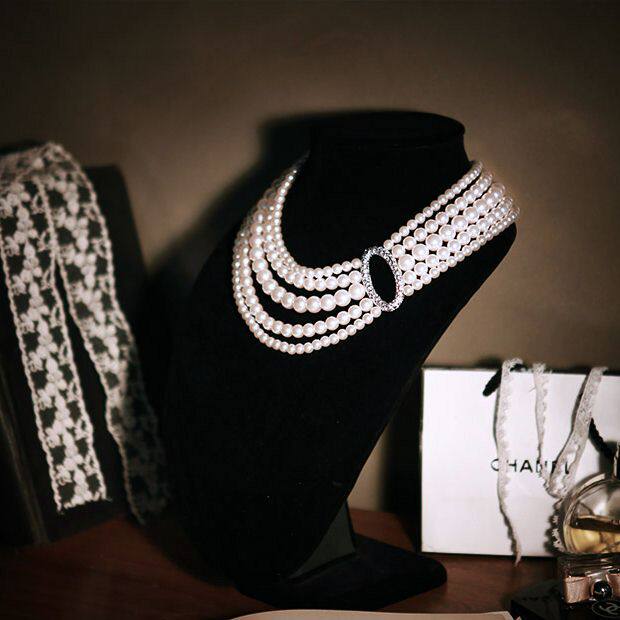 South Korea Elegant Ladies Temperament Retro Herbon Wind Romantic Inlaid Drill Multilayer Pearls Hollowed-out Lock Bone Necklace