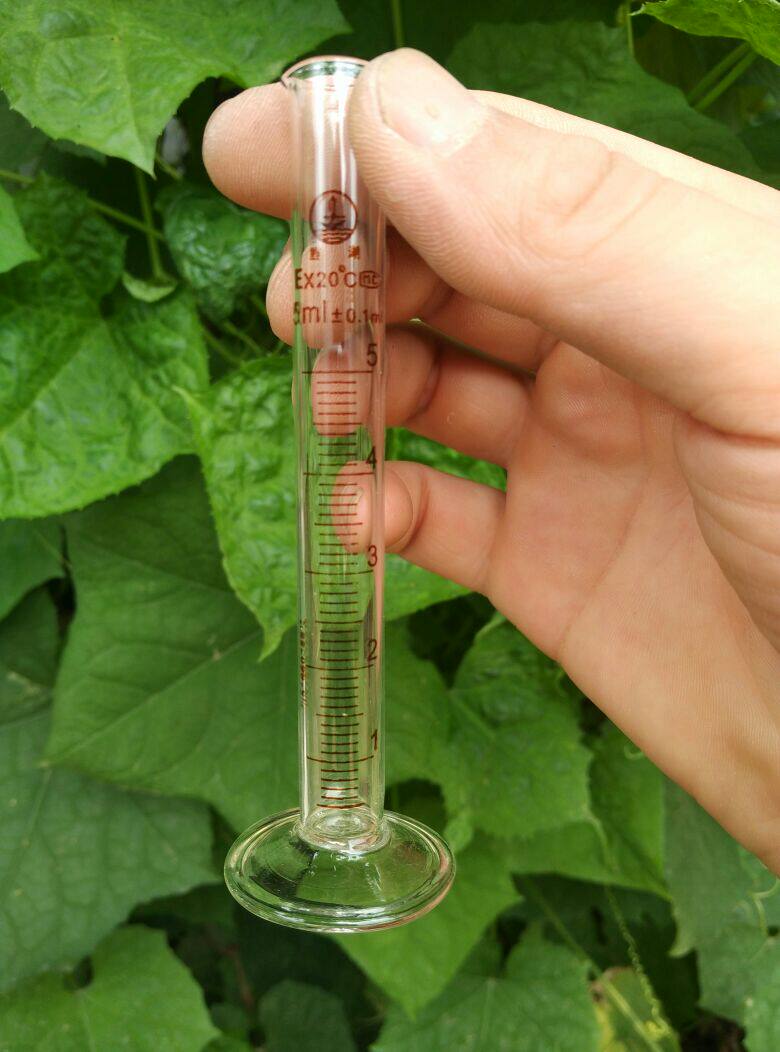 Glass measuring cylinder 5ml scale measuring cylinder A level industrial detection with laboratory glass instruments at 0 1ml