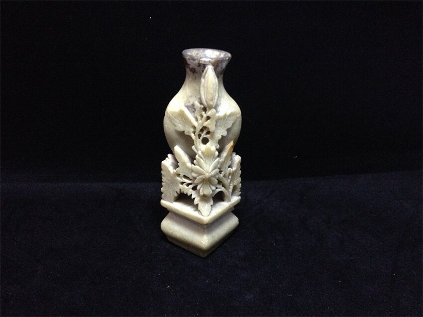 Republic of China Study Room Qingtian Carved Flower Vase Open Door Fidelity Preservation Old