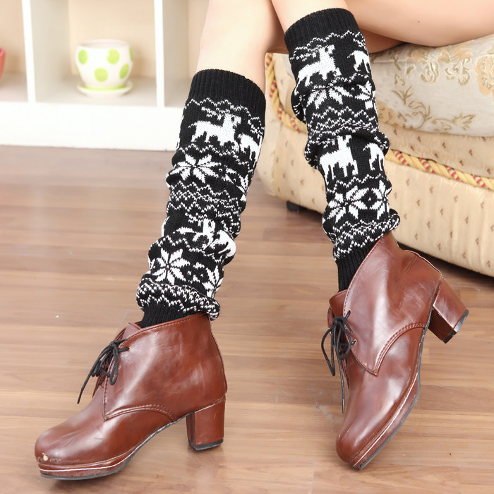 Korean version of the new autumn and winter round point Little Bear Snow Flowers Little Deer Socks set foot cover Knitted Wool thread leg sleeve Bubble Socks