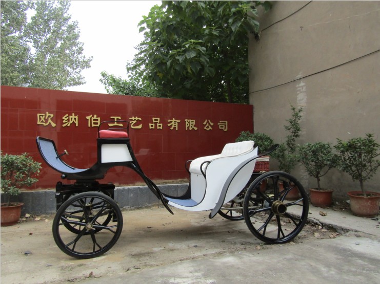 Manufacturer direct sales European-style tourism sightseeing and TV props Children outdoor equestrian items Four-wheels dwarf carriages customizable