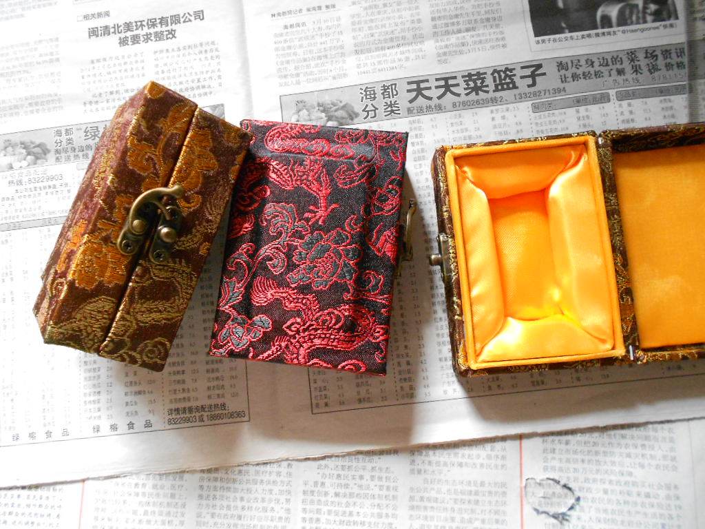 Full 30 beautiful seal brocade box copper buckle 4*7*10 dragon pattern *