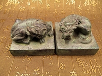 Antique miscellaneous Pure copper lion seal Bronze general seal Wang Tianhao Seal Antique Chi button Copper square seal decoration