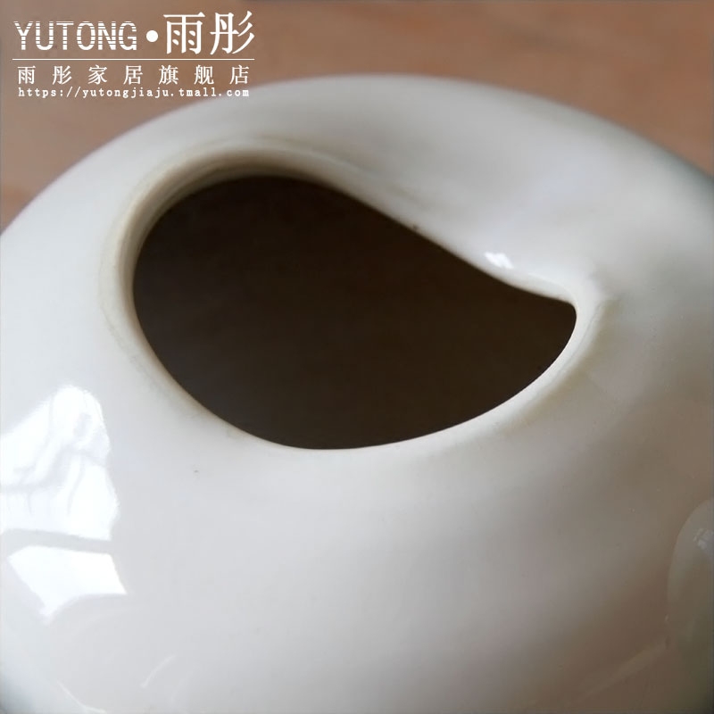 Rain tong household modern Chinese ceramic vase household act the role ofing is tasted decoration | jingdezhen ceramics furnishing articles can be hydroponics
