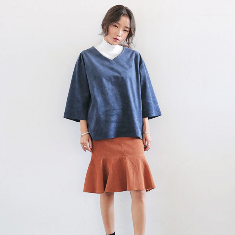 韩国stylenanda官方正品 个性款绒面革V领宽松T恤-海军蓝色
