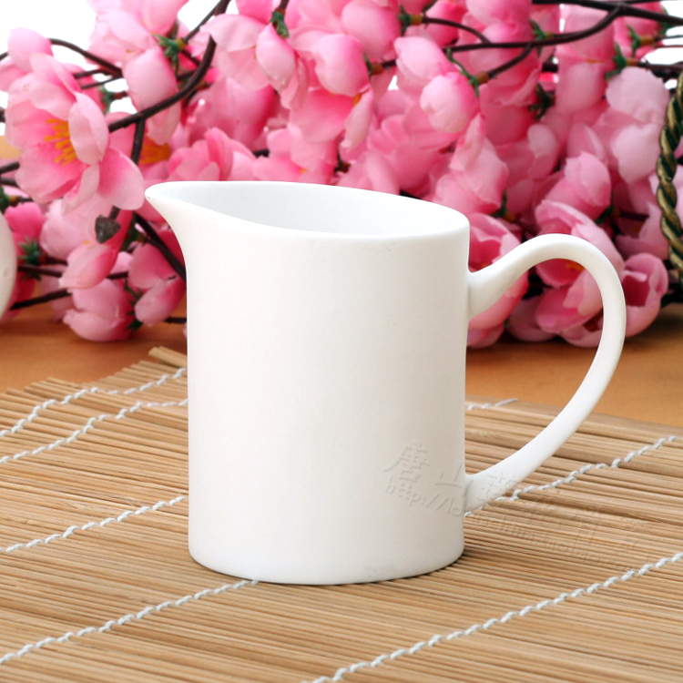 Desktop milk cylinder milk mug coffee appliance milk tank pure white bone porcelain milk cylinder transparent bone porcelain ceramic ware