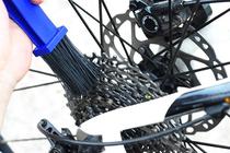 Motorcycle chain brush racing motorcycle cyclone chain washer chain cleaning brush square head chain washer