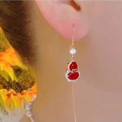 레드 크리스탈 다이아몬드 감동적인 이어 케이블 하이 엔드 v 중국 스타일 Fulu Long Earrings 2025 새로운 새해 귀