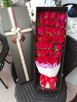 Red rose gift box Jiangsu Yangzhou Gaoyou Yizheng City Baoying County the same city entity flower shop express delivery flowers to the door