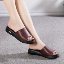 Mother slippers Women summer wear leather flat middle-aged sandals soft bottom non-slip middle-aged womens sandals