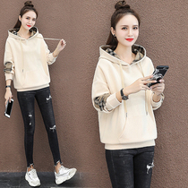 The new spring and autumn thin slim 2022 loosen high - end 40 - year - old gas reduction and leisure tops