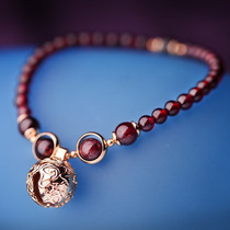 Phoenix Nirvana national wind exquisite dice Ann red bean bracelet female retro garnet crystal bell hand string