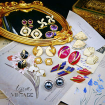 vintage American antique jewelry Trifari Cuifera slapped with gold plated enamel delicately 100 hitch earrings