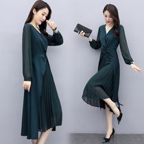 Even dress Girl 2022 Spring and autumn new Korean version Fashion temperament collection waist display slim and wife Broadwidth Wifes Aging Skirt