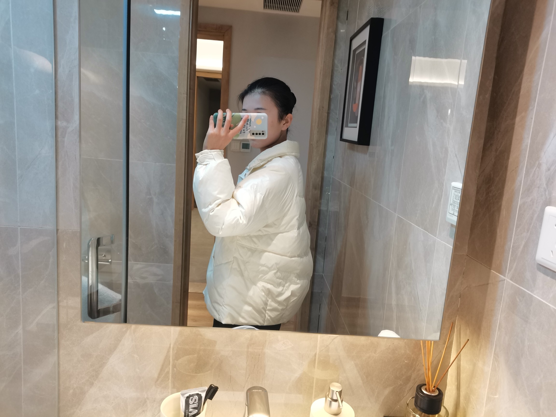小丙z400羽绒服怎么样?质量可以吗?剖析细节看真相!