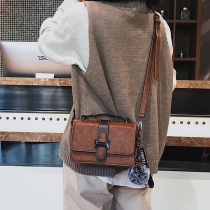 Hong Kong small bag womens bag spring Korean tide girl born joker retro shoulder bag Shoulder Bag Leather