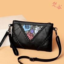 Womens bag Womens small bag 2019 new womens clutch bag tide middle-aged mother bag shoulder oblique cross bag