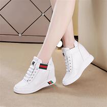 Tide brand inner-high sports shoes 2021 autumn and winter Joker casual womens shoes Korean version of the heel plus velvet Velcro single shoes