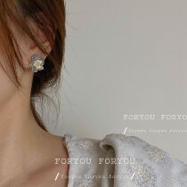 Elegant Retro Mountain Tea Flower Earrings S925 Silver Pin New Tide Drop Oil Harbor Wind Ear Nail Gentle Temperament without earbuds