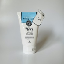 Thai Milk Wash Face Milk beautiful Beifi q10 whitening amino acids Facial Cleansing Cream Deep Cleansing of the men and women