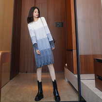2021 new womens early spring autumn long sleeve French retro temperament waist thin gradient knitted dress dress