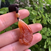 Yang Yujia Yunnan Natural Huanglongyu Xiaohei Chicken Red Carved Cabbage Pendant Pendant Certificate Flower Bai