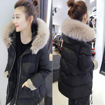  European station winter clothing 2020 new European fashion hooded down jacket female small Korean version thickened big fur collar