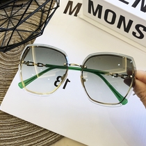 Sun glasses green frame sunglasses 2021 new trendy women ins street photography fashion sun glasses small face Spring Summer