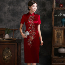 Wine red embroidered mother dress wedding banquet acetic acid cheongsam skirt mother-in-law mother-in-law wedding dress wedding dress