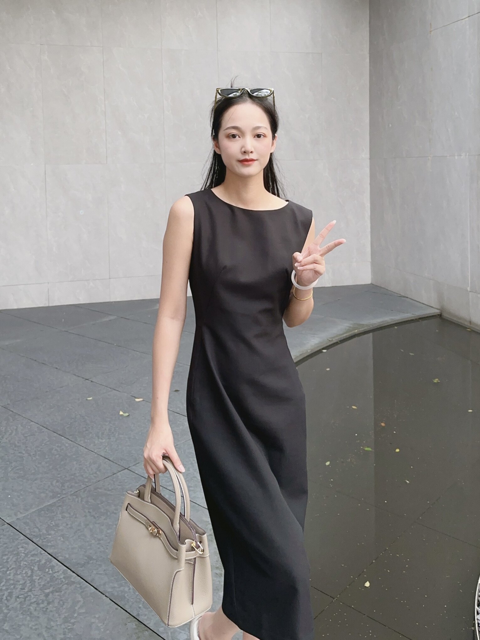 百丽鎏金岁月凯莉包 质感牛皮高级耐磨 大容量通勤 妈妈包婚包两用