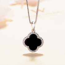 Female Korean version of s925 sterling silver clover necklace Joker Clover clover diamond pendant choker Valentines Day gift