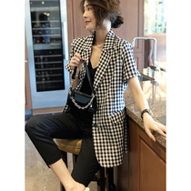 women's vintage black and white plaid coat design loose Korean style early autumn 2022 new european station