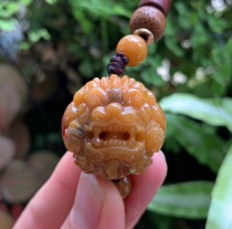Yang Yujia natural yellow dragon Jade chicken oil yellow there is a demand for key hook pendant certificate new popularity