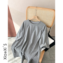 Xiaixijia) 2021 summer loose stacked solid color split T-shirt womens long neckline white short sleeve T-shirt tide