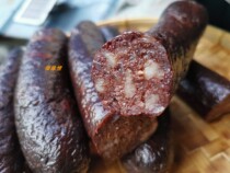 Glutinous rice blood sausage Dehong specialty sausage farmers pig blood sausage hand enema glutinous rice intestines 500g