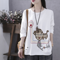 Han Suoyi retro literary autumn new cat fish long sleeve T-shirt womens loose cloth embroidered flower round neck top