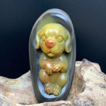 Warring States red and beautiful color craftsmanship zodiac dog cute golden hair Dog carved handlebar pendant welfare Double Eleven