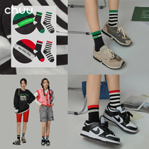 CHUU Black & White Striped Collision Color Asymmetrical Labelling Socks 2022 Early Spring New Retro Small Crowdyard Piles Socks