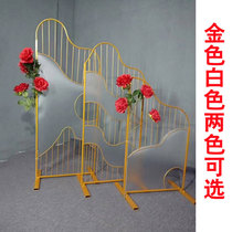 New film wedding props new Chinese wrought iron vows alliance Golden background screen ornaments wedding