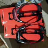 Красный держатель для бутылки из углеродного волокна