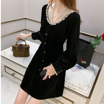 Hepburn style retro 2020 new French velvet waist base temperament dress womens autumn and winter lace small black dress