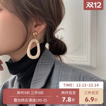 European and American fashion personality design sense exaggerated big earrings retro Port wind Net Red Tide people temperament ear clip no ear hole female