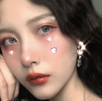 Heart face sticker acrylic face drill sticker 3d stereo Super Flash ins Wind sequins love face sticker decoration